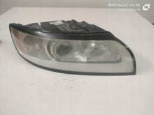 Load image into Gallery viewer, Frontscheinwerfer Volvo S40 0301237202 31265695 Rechts Scheinwerfer Headlight SCH7460387199zq