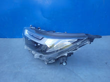 Laden Sie das Bild in den Galerie-Viewer, Frontscheinwerfer Toyota V 42-115 Full LED Links Scheinwerfer Headlight SCH7466881282me