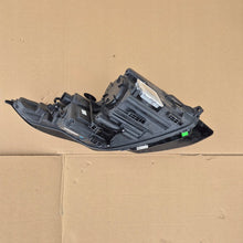 Laden Sie das Bild in den Galerie-Viewer, Frontscheinwerfer Land Rover Range Evoque L538 GJ3213W030E Links Headlight SCH7486602434pc