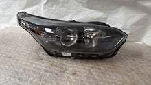 Load image into Gallery viewer, Frontscheinwerfer Kia Ceed 92102-J7051 Rechts Scheinwerfer Headlight SCH7490474173oe