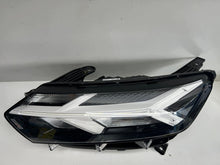 Laden Sie das Bild in den Galerie-Viewer, Frontscheinwerfer Dacia Sandero III Logan Jogger 260602561R Full LED Links SCH7490888290da