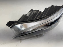 Laden Sie das Bild in den Galerie-Viewer, Frontscheinwerfer Peugeot Expert Traveller 9808573580-00 Xenon Links Headlight SCH7493241378dc