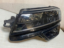 Laden Sie das Bild in den Galerie-Viewer, Frontscheinwerfer Skoda Karoq 57B941015D Full LED Links Scheinwerfer Headlight SCH7496623700th