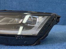 Laden Sie das Bild in den Galerie-Viewer, Frontscheinwerfer Skoda Octavia IV 5E4941015A LED Links Scheinwerfer Headlight SCH7505400639hw