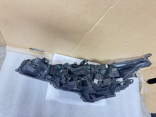 Laden Sie das Bild in den Galerie-Viewer, Frontscheinwerfer Toyota Corolla 8111002S60 Rechts Scheinwerfer Headlight SCH7506026894mz