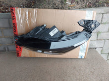 Laden Sie das Bild in den Galerie-Viewer, Frontscheinwerfer Peugeot II 208 9833039380 Full LED Ein Satz Headlight SCH7507971177vf