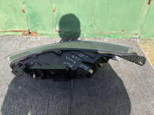 Load image into Gallery viewer, Frontscheinwerfer Ford Focus NX7B-13E014-CF Rechts Scheinwerfer Headlight SCH7517024126bg
