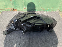Load image into Gallery viewer, Frontscheinwerfer Ford Focus NX7B-13E014-CF Rechts Scheinwerfer Headlight SCH7517024126bg