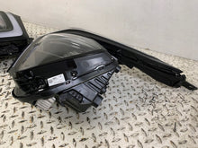 Laden Sie das Bild in den Galerie-Viewer, Frontscheinwerfer Kia Sportage 92101R2000 92102R2000 Ein Satz Headlight SCH7522004978pt