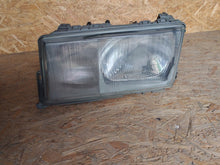 Laden Sie das Bild in den Galerie-Viewer, Frontscheinwerfer Mercedes-Benz 190 W201 2018200161 Links Scheinwerfer Headlight SCH7529692361ox