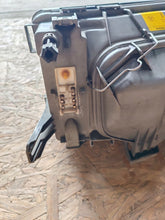 Laden Sie das Bild in den Galerie-Viewer, Frontscheinwerfer Mercedes-Benz 190 W201 2018200161 Links Scheinwerfer Headlight SCH7529692361ox