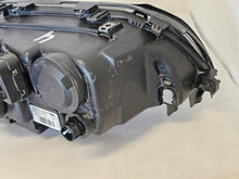 Laden Sie das Bild in den Galerie-Viewer, Frontscheinwerfer Volvo V70 S60 30698835 Links Scheinwerfer Headlight SCH7533597309mn