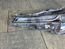 Load image into Gallery viewer, Frontscheinwerfer Toyota Corolla 81170-02570 Full LED Links Headlight SCH7535358049cn
