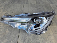Load image into Gallery viewer, Frontscheinwerfer Toyota Corolla 81170-02570 Full LED Links Headlight SCH7535358049cn