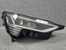 Load image into Gallery viewer, Frontscheinwerfer Audi E-Tron 4KE941040 030111023400 Rechts Headlight SCH7554540570kp