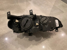 Laden Sie das Bild in den Galerie-Viewer, Frontscheinwerfer BMW X6 E71 7271357 Xenon Links Scheinwerfer Headlight SCH7560133003zs