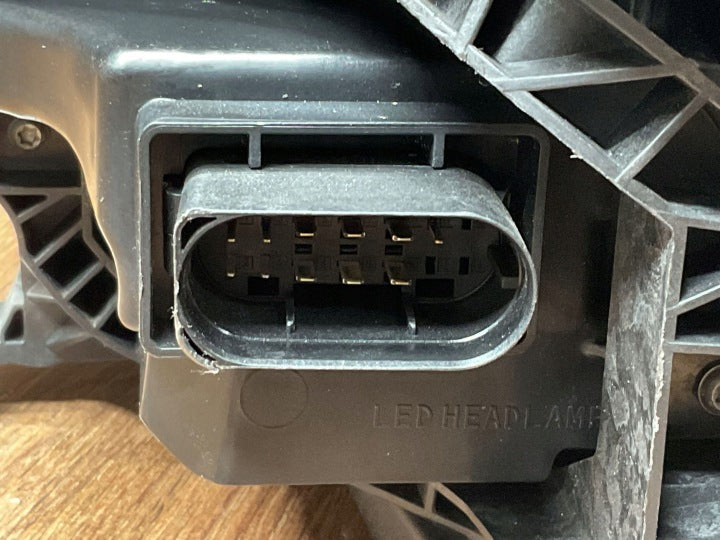 Frontscheinwerfer Mercedes-Benz Cla A1749062602 A1749005004 Rechts Headlight SCH7561581133vn