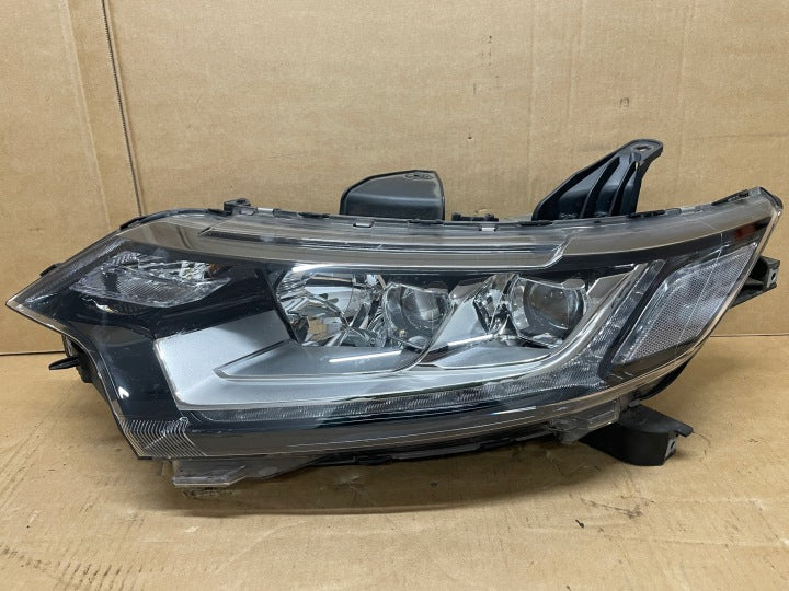 Frontscheinwerfer Mitsubishi Outlander III 8301C8-83 Links Headlight SCH7583100775pc