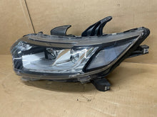 Laden Sie das Bild in den Galerie-Viewer, Frontscheinwerfer Mitsubishi Outlander III 8301C8-83 Links Headlight SCH7583100775pc