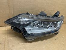 Laden Sie das Bild in den Galerie-Viewer, Frontscheinwerfer Mitsubishi Outlander III 8301C8-83 Links Headlight SCH7583100775pc
