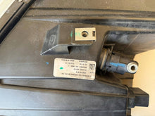 Laden Sie das Bild in den Galerie-Viewer, Frontscheinwerfer Tesla Model S 105817000B Rechts Scheinwerfer Headlight SCH7594663681nb