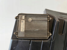 Laden Sie das Bild in den Galerie-Viewer, Frontscheinwerfer Tesla Model S 105817000B Rechts Scheinwerfer Headlight SCH7594663681nb