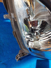 Laden Sie das Bild in den Galerie-Viewer, Frontscheinwerfer Daihatsu Sirion Justy I 81150B1040 Links Headlight SCH7595114293ol