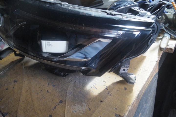 Frontscheinwerfer Renault Koleos II 260600731R 90202912 Links Headlight SCH7597859636uj