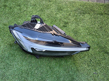 Laden Sie das Bild in den Galerie-Viewer, Frontscheinwerfer Volvo Xc60 32337387 Rechts Scheinwerfer Headlight SCH7606708885os