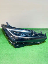 Laden Sie das Bild in den Galerie-Viewer, Frontscheinwerfer Toyota C-Hr 8114510B00 Rechts Scheinwerfer Headlight SCH7619434589tl