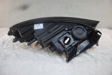 Laden Sie das Bild in den Galerie-Viewer, Frontscheinwerfer Skoda Enyaq 5LB941015 Links Scheinwerfer Headlight SCH7626881003sc