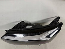 Laden Sie das Bild in den Galerie-Viewer, Frontscheinwerfer Dacia Sandero III 260602561R Links Scheinwerfer Headlight SCH7628142699he
