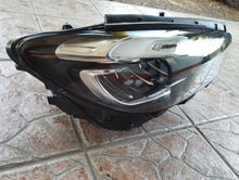 Laden Sie das Bild in den Galerie-Viewer, Frontscheinwerfer Mercedes-Benz W247 A2479061004 Full LED Rechts Headlight SCH7633509992hx