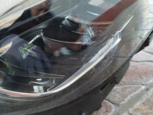 Laden Sie das Bild in den Galerie-Viewer, Frontscheinwerfer Mercedes-Benz W247 A2479061004 Full LED Rechts Headlight SCH7633509992hx
