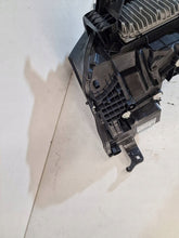 Laden Sie das Bild in den Galerie-Viewer, Frontscheinwerfer Volvo 80000628 Rechts Scheinwerfer Headlight SCH7633890016qo