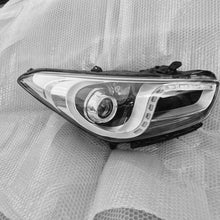 Laden Sie das Bild in den Galerie-Viewer, Frontscheinwerfer Hyundai I I40 3Z921-01700 122FB Rechts Scheinwerfer Headlight SCH7639146060pv
