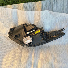Laden Sie das Bild in den Galerie-Viewer, Frontscheinwerfer Hyundai I I40 3Z921-01700 122FB Rechts Scheinwerfer Headlight SCH7639146060pv