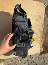 Laden Sie das Bild in den Galerie-Viewer, Frontscheinwerfer BMW 5 F11 F10 7203252 Rechts Scheinwerfer Headlight SCH7640127204up