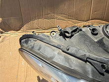 Laden Sie das Bild in den Galerie-Viewer, Frontscheinwerfer BMW 5 F11 F10 7203252 Rechts Scheinwerfer Headlight SCH7640127204up