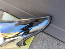 Laden Sie das Bild in den Galerie-Viewer, Frontscheinwerfer Opel Vivaro B Trafic III 260605173R Links Headlight SCH7645699667wk