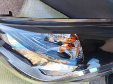 Laden Sie das Bild in den Galerie-Viewer, Frontscheinwerfer Opel Vivaro B Trafic III 260605173R Links Headlight SCH7645699667wk