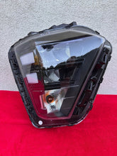 Load image into Gallery viewer, Frontscheinwerfer Hyundai Kona 92102BE050 Rechts Scheinwerfer Headlight SCH7667065834ur