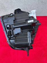 Load image into Gallery viewer, Frontscheinwerfer Hyundai Kona 92102BE050 Rechts Scheinwerfer Headlight SCH7667065834ur