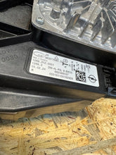 Laden Sie das Bild in den Galerie-Viewer, Frontscheinwerfer Opel Astra L 9858776980 Rechts Scheinwerfer Headlight SCH7673770748se
