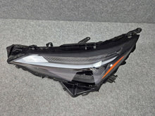 Laden Sie das Bild in den Galerie-Viewer, Frontscheinwerfer Lexus Nx II 81150-F6010 Links Scheinwerfer Headlight SCH7681140120rj