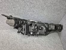 Laden Sie das Bild in den Galerie-Viewer, Frontscheinwerfer Lexus Nx II 81150-F6010 Links Scheinwerfer Headlight SCH7681140120rj