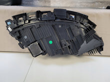 Laden Sie das Bild in den Galerie-Viewer, Frontscheinwerfer Tesla 3 1760888-00-E Links Scheinwerfer Headlight SCH7715512328ez
