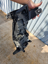 Load image into Gallery viewer, Frontscheinwerfer Renault Megane E Tech 260607213R LED Links Headlight SCH7724401302uq