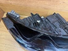 Laden Sie das Bild in den Galerie-Viewer, Frontscheinwerfer VW I 9000VF201P5C Rechts Scheinwerfer Headlight SCH7725225256uc