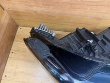 Laden Sie das Bild in den Galerie-Viewer, Frontscheinwerfer VW I 9000VF201P5C Rechts Scheinwerfer Headlight SCH7725225256uc